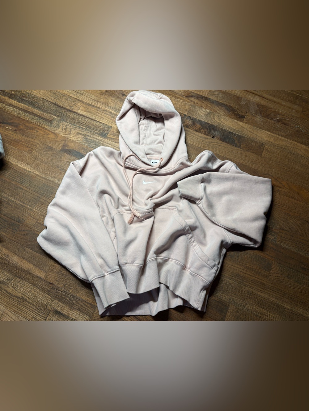 Women’s Nike hoodie kinda cropped